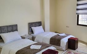 Ibn Kathir Apartment